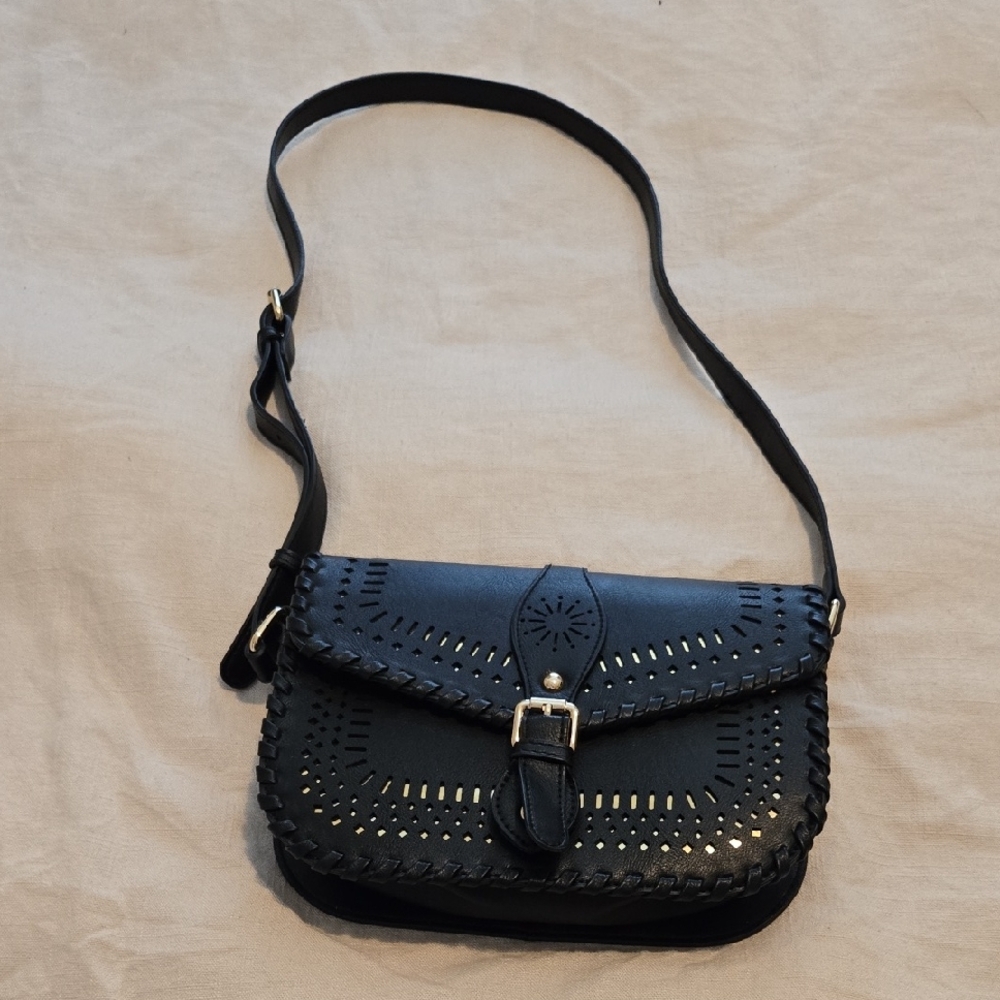 Antik Kraft Black Crossbody Bag with Intricate Design
